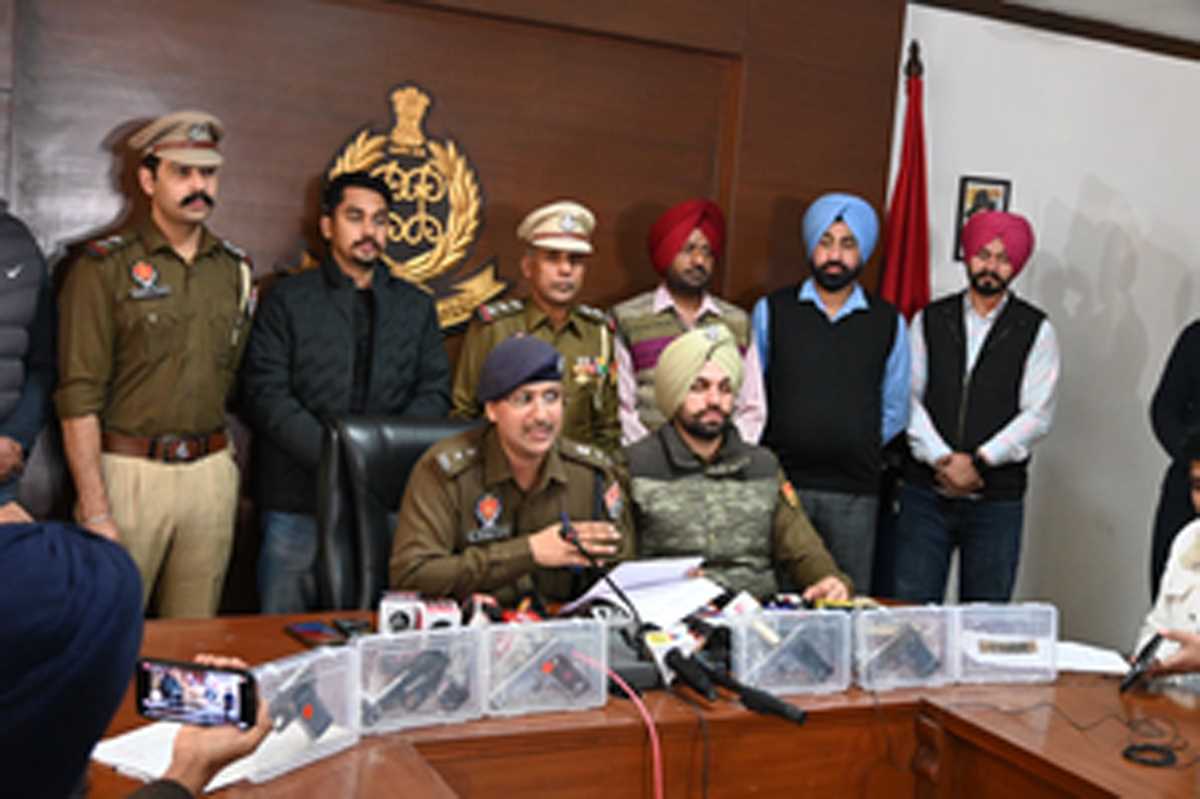 पंजाब में सिंगर नवजोत विर्क की हत्या के आरोप में एक गिरफ्तार पंजाब में सिंगर नवजोत विर्क की हत्या के आरोप में एक गिरफ्तार